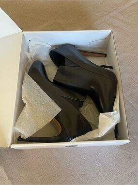 Nine West Nutcracker Leather Booties Black - Size 9.5